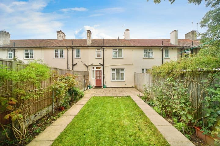 3 bedrooms house for sale in London, United Kingdom - Image 8