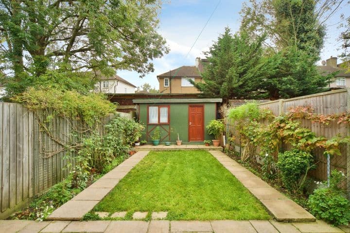 3 bedrooms house for sale in London, United Kingdom - Image 7