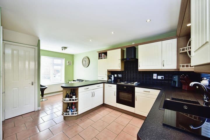 4 bedrooms house for sale in Sheerness, United Kingdom - Image 3