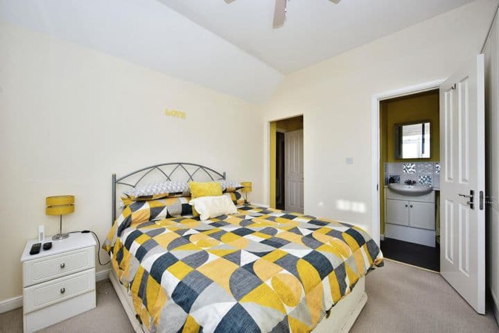 4 bedrooms house for sale in Sheerness, United Kingdom - Image 10