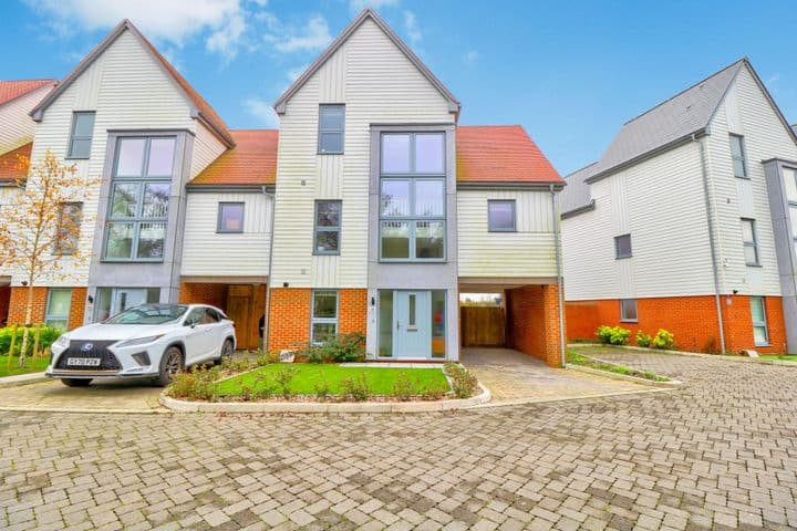 4 bedrooms house for sale in Ashford, United Kingdom - Image 2