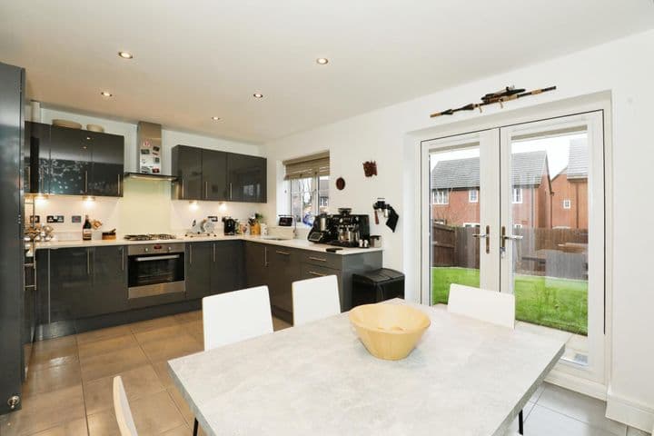 4 bedrooms house for sale in Stoke-On-Trent, United Kingdom - Image 3