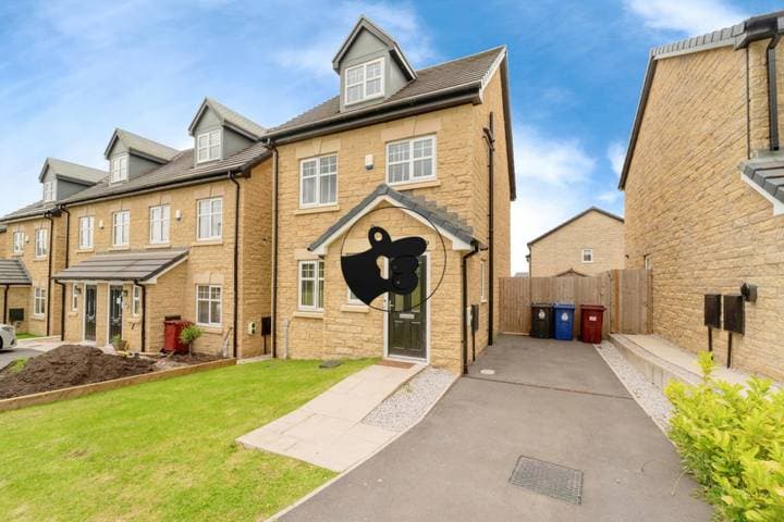 4 bedrooms house for sale in Burnley, United Kingdom - Image 2