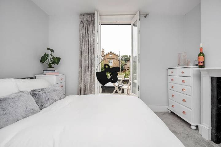 3 bedrooms house for sale in South Croydon, United Kingdom - Image 6