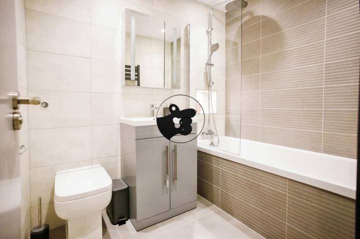 2 bedrooms apartment for sale in Manchester, United Kingdom - Image 9