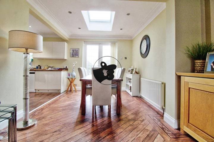 4 bedrooms house for sale in Hornchurch, United Kingdom - Image 5