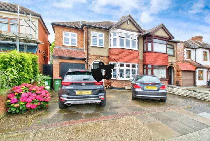 4 bedrooms house for sale in Hornchurch, United Kingdom - Image 40