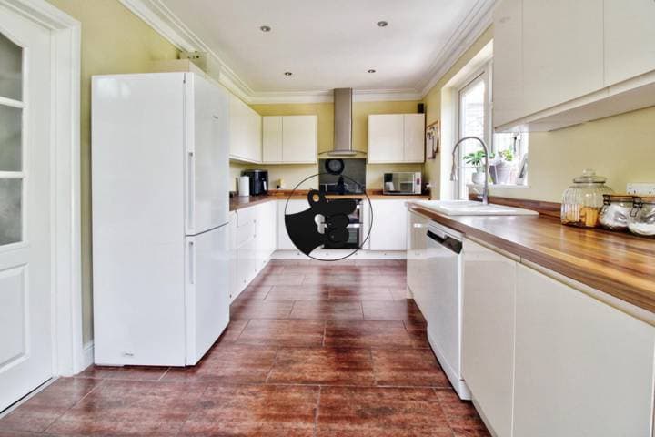 4 bedrooms house for sale in Hornchurch, United Kingdom - Image 50