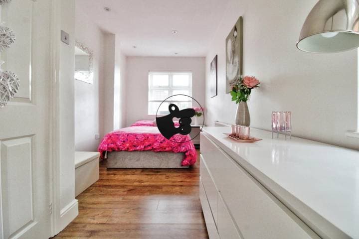 4 bedrooms house for sale in Hornchurch, United Kingdom - Image 32