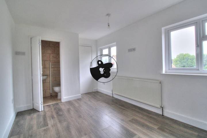 3 bedrooms house for sale in Basildon, United Kingdom - Image 15