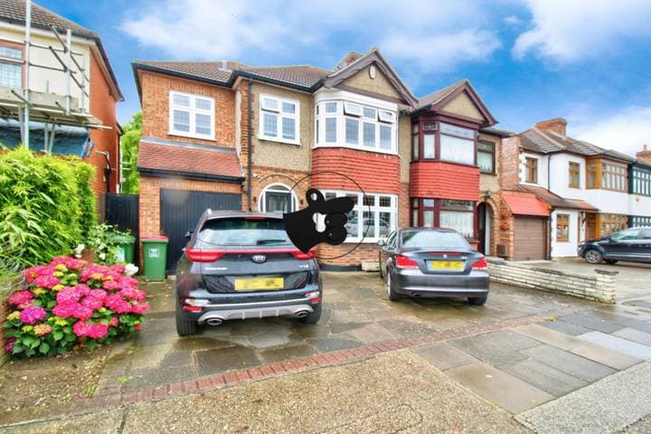 4 bedrooms house for sale in Hornchurch, United Kingdom - Image 21