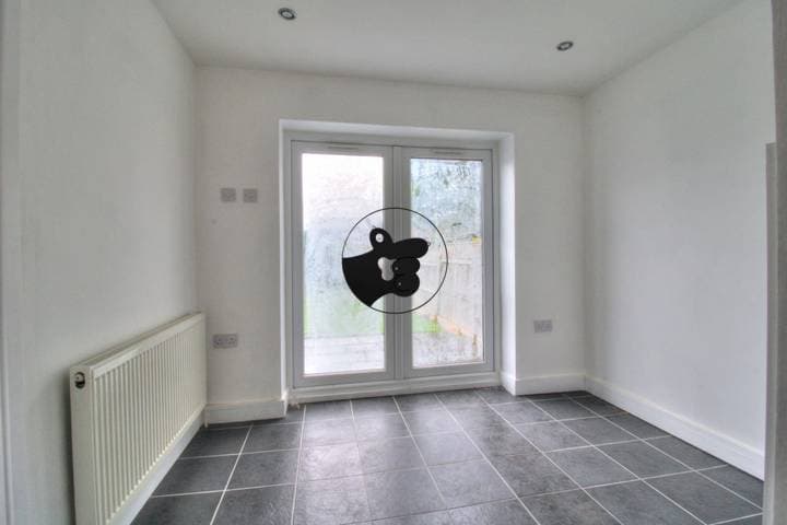 3 bedrooms house for sale in Basildon, United Kingdom - Image 7