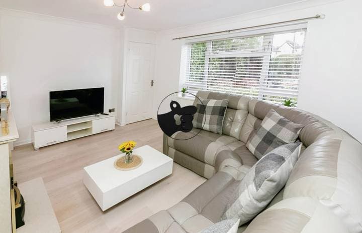 2 bedrooms house for sale in Stevenage, United Kingdom - Image 3