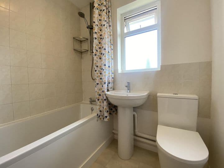 2 bedrooms house for sale in Southend-On-Sea, United Kingdom - Image 12