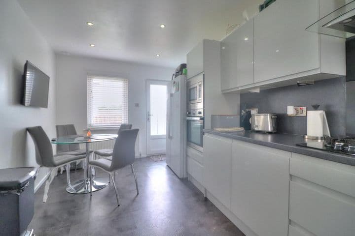 2 bedrooms house for sale in Glasgow, United Kingdom - Image 4