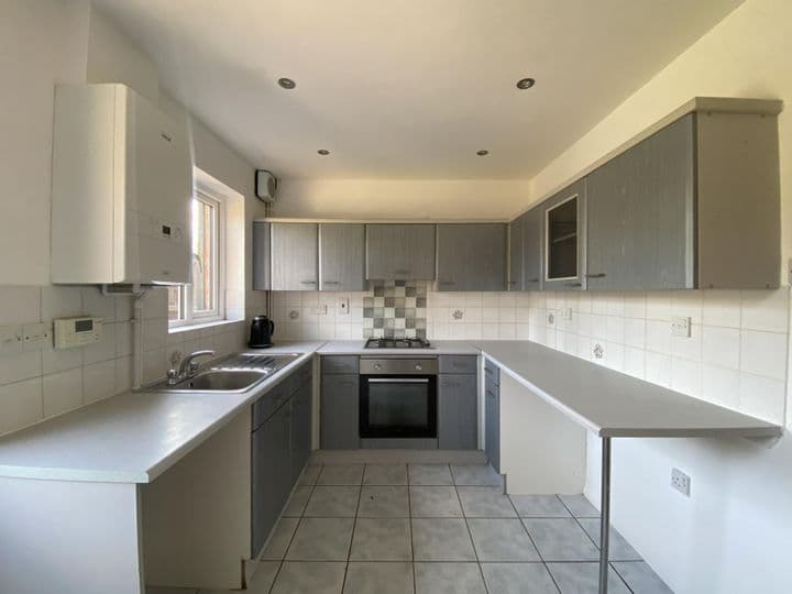 2 bedrooms house for sale in Southend-On-Sea, United Kingdom - Image 9