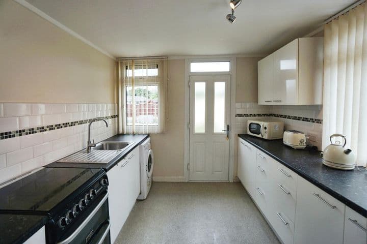 2 bedrooms house for sale in Willenhall, United Kingdom - Image 3