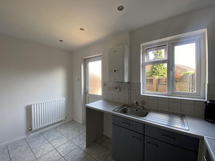 2 bedrooms house for sale in Southend-On-Sea, United Kingdom - Image 10