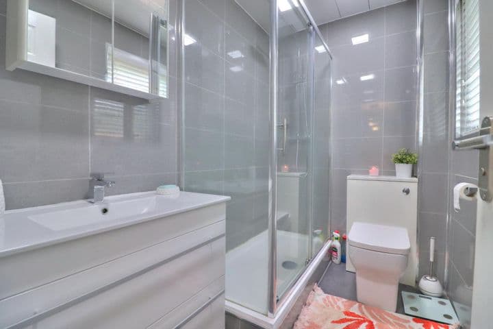 2 bedrooms house for sale in Glasgow, United Kingdom - Image 12