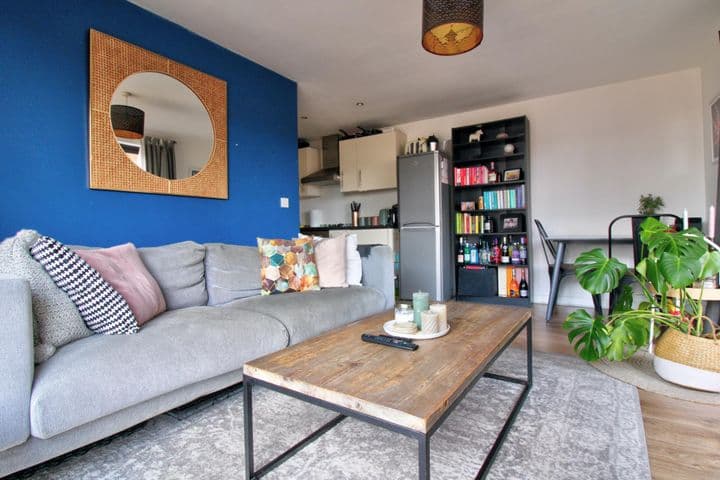 2 bedrooms apartment for sale in Manchester, United Kingdom - Image 9