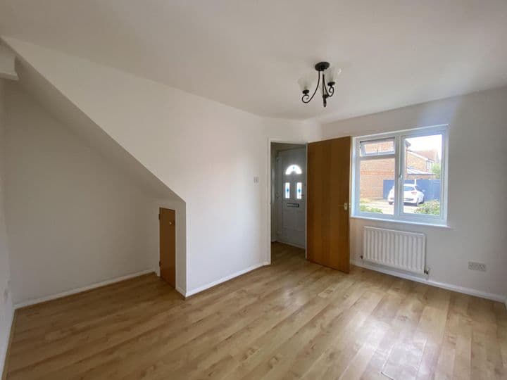 2 bedrooms house for sale in Southend-On-Sea, United Kingdom - Image 3