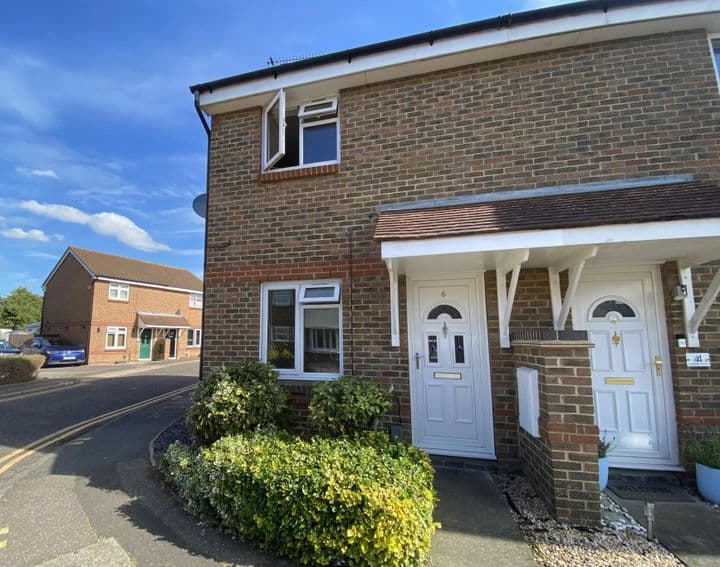 2 bedrooms house for sale in Southend-On-Sea, United Kingdom - Image 2