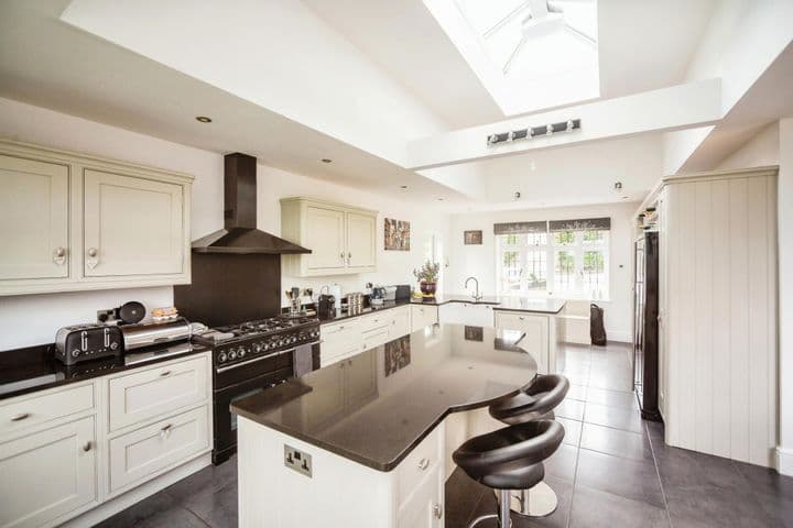 4 bedrooms house for sale in Tunbridge Wells, United Kingdom - Image 2