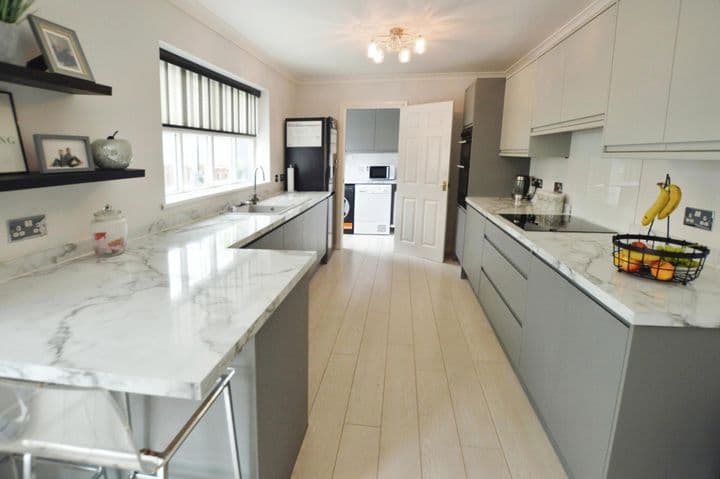 4 bedrooms house for sale in Glasgow, United Kingdom - Image 7