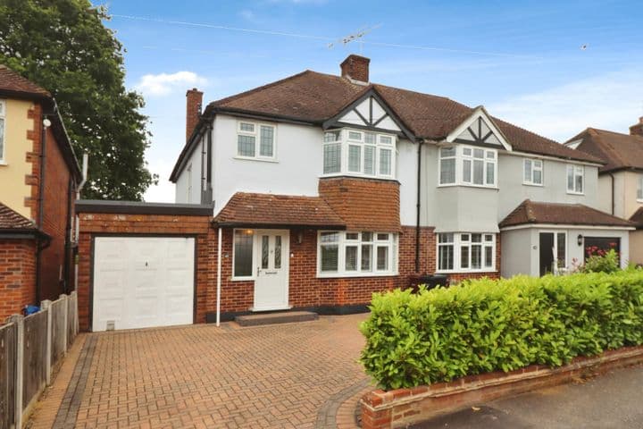 3 bedrooms house for sale in Chelmsford, United Kingdom - Image 2