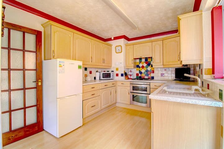 2 bedrooms house for sale in Cannock, United Kingdom - Image 4