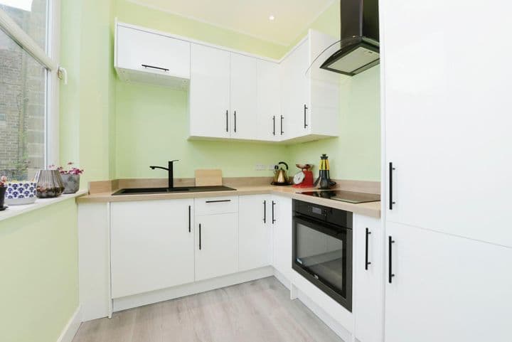 2 bedrooms apartment for sale in Edinburgh City Centre, United Kingdom - Image 6