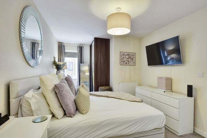 2 bedrooms apartment for sale in Chatham, United Kingdom - Image 9