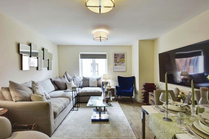 2 bedrooms apartment for sale in Chatham, United Kingdom - Image 6