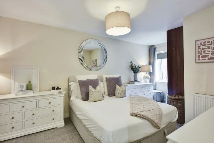 2 bedrooms apartment for sale in Chatham, United Kingdom - Image 4