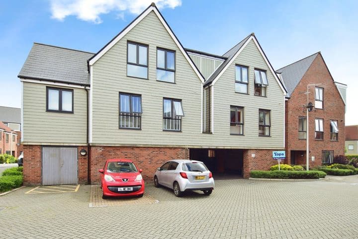 2 bedrooms apartment for sale in Chatham, United Kingdom