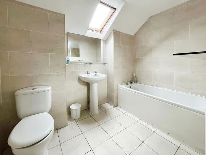 3 bedrooms house for sale in Newcastle Upon Tyne, United Kingdom - Image 4