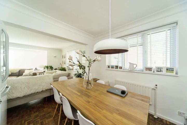 3 bedrooms apartment for sale in Eastbourne, United Kingdom - Image 7