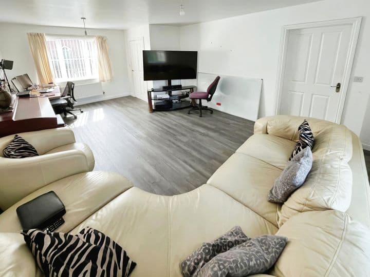 3 bedrooms house for sale in Newcastle Upon Tyne, United Kingdom - Image 3