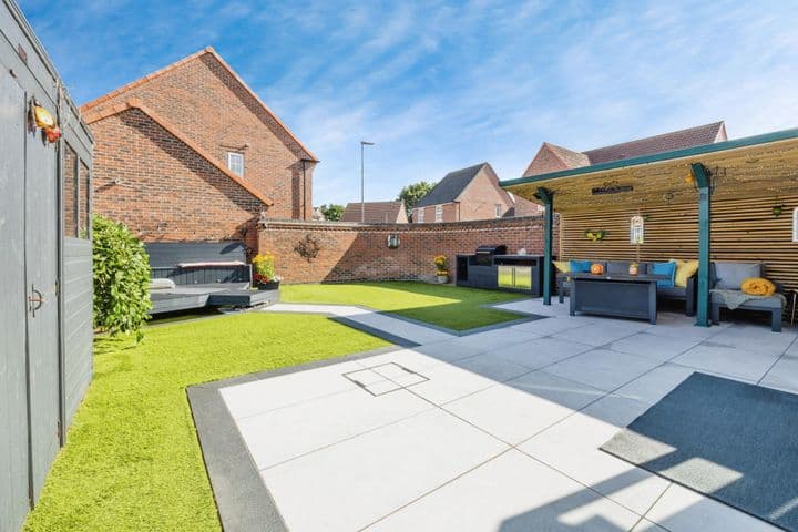 4 bedrooms house for sale in North Hykeham, United Kingdom - Image 2