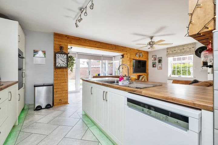 4 bedrooms house for sale in North Hykeham, United Kingdom - Image 8