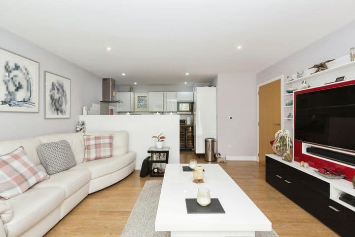 2 bedrooms apartment for sale in London, United Kingdom - Image 6