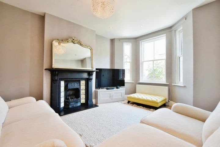 4 bedrooms house for sale in Altrincham, United Kingdom - Image 2