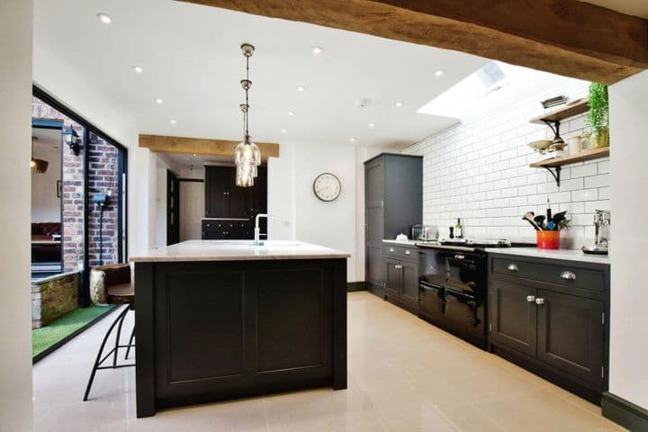 4 bedrooms house for sale in Altrincham, United Kingdom - Image 7