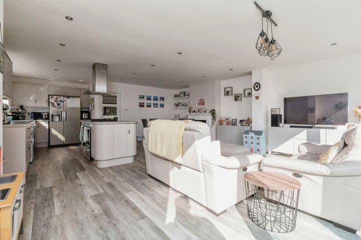 2 bedrooms house for sale in Benfleet, United Kingdom - Image 9