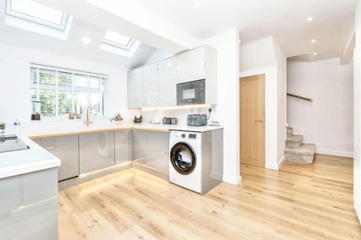 2 bedrooms house for sale in Southampton, United Kingdom - Image 2