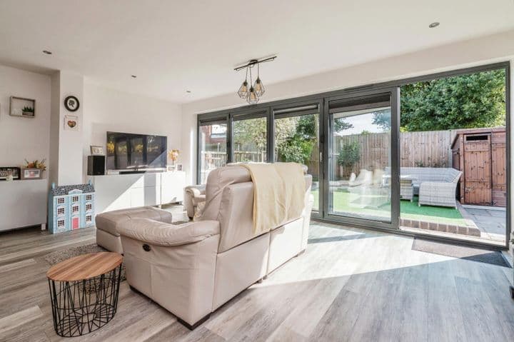 2 bedrooms house for sale in Benfleet, United Kingdom - Image 8