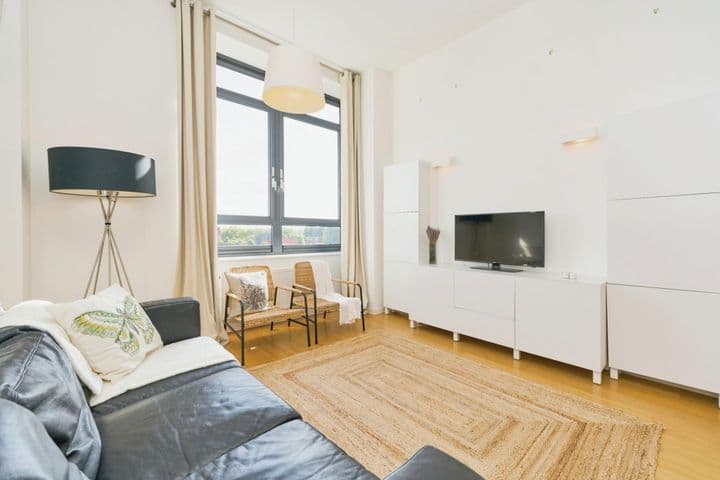 2 bedrooms apartment for sale in London, United Kingdom - Image 7