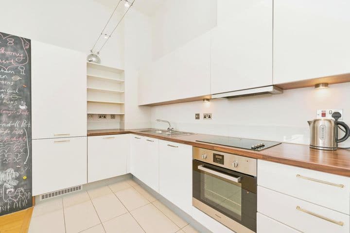 2 bedrooms apartment for sale in London, United Kingdom - Image 6