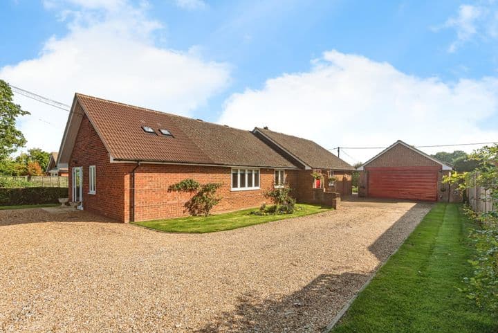 4 bedrooms house for sale in Hook, United Kingdom