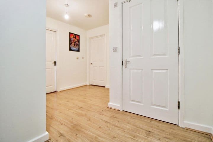 2 bedrooms apartment for sale in Romford, United Kingdom - Image 6